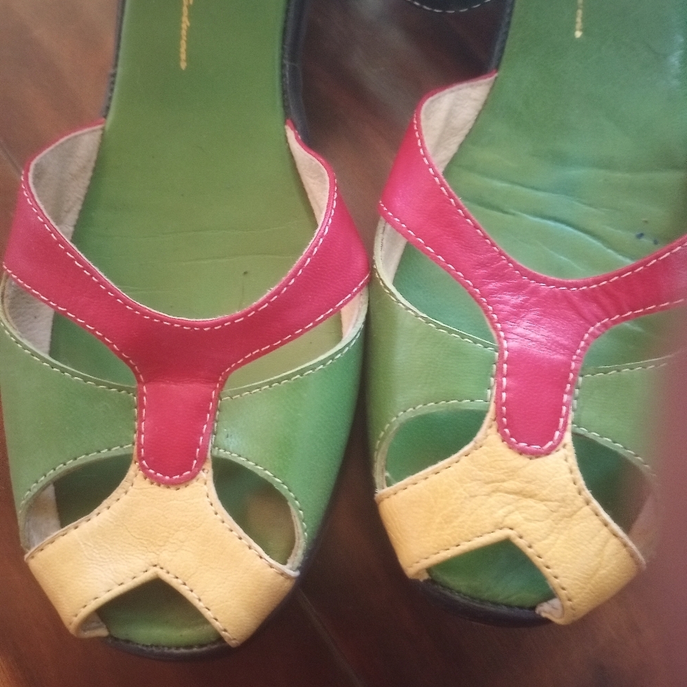 Vintage Bright Strappy Heels - Picture 5 of 6
